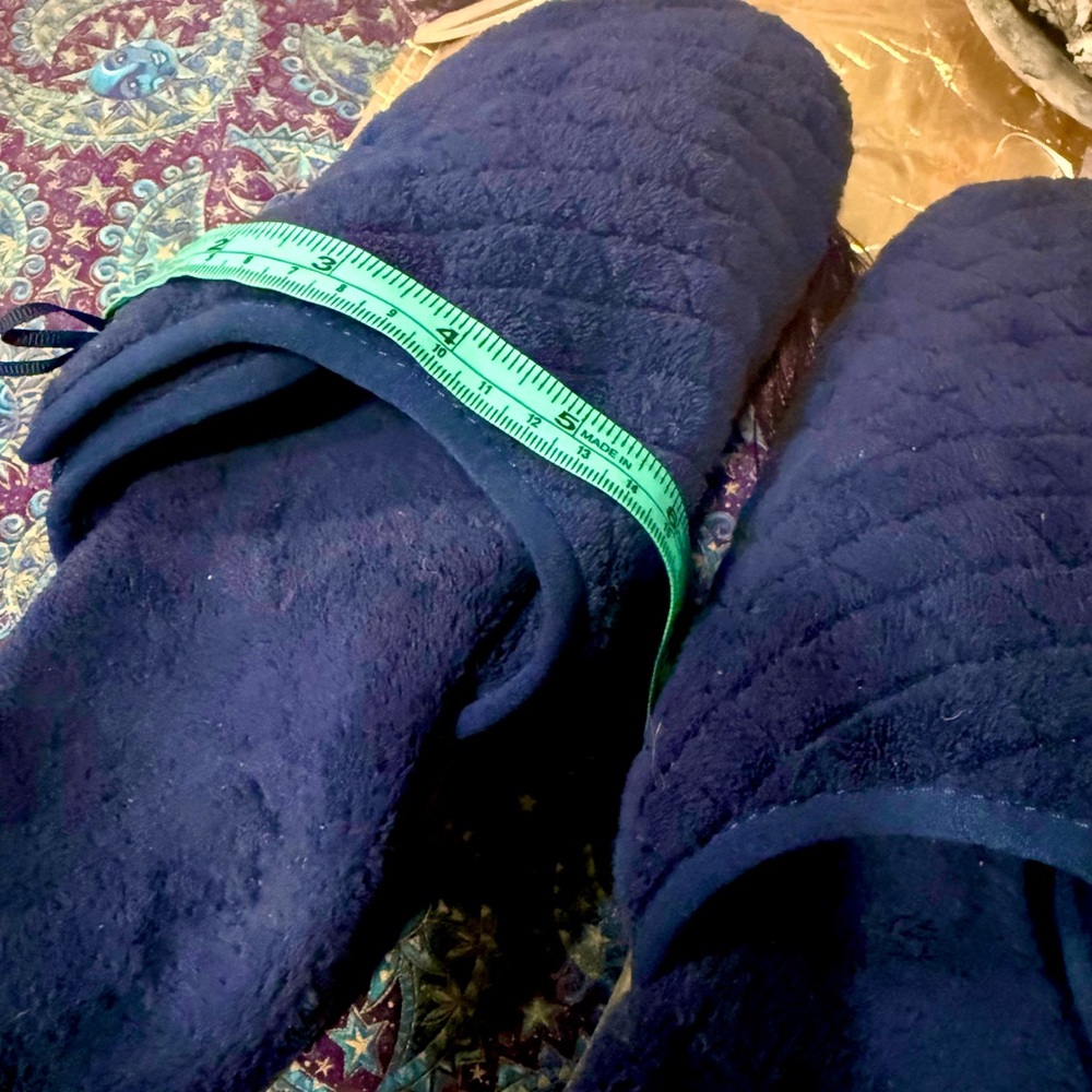 VIONIC  Cozy Navy Blue Quilted Slippers - Picture 10 of 12